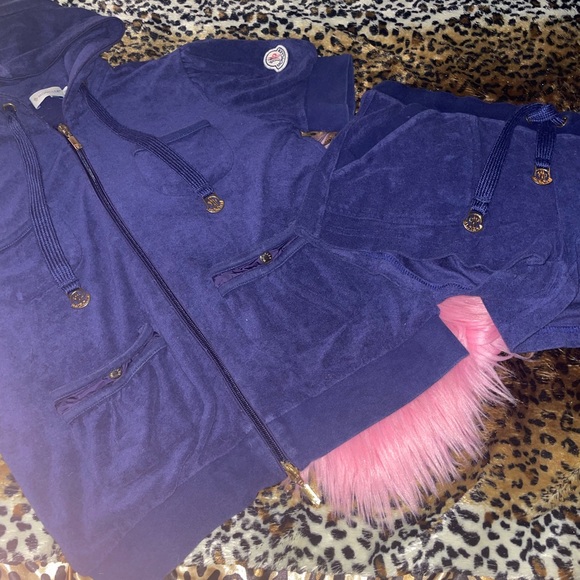 Moncler track suit set